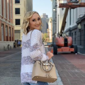 Meet your Posher, Taylor